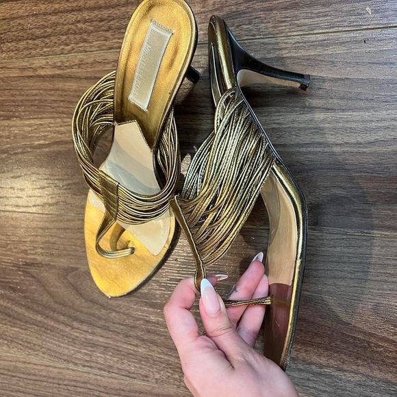 Michael Kors Gold Open Toe Strappy Leather Thong Heels - Picture 3 of 7